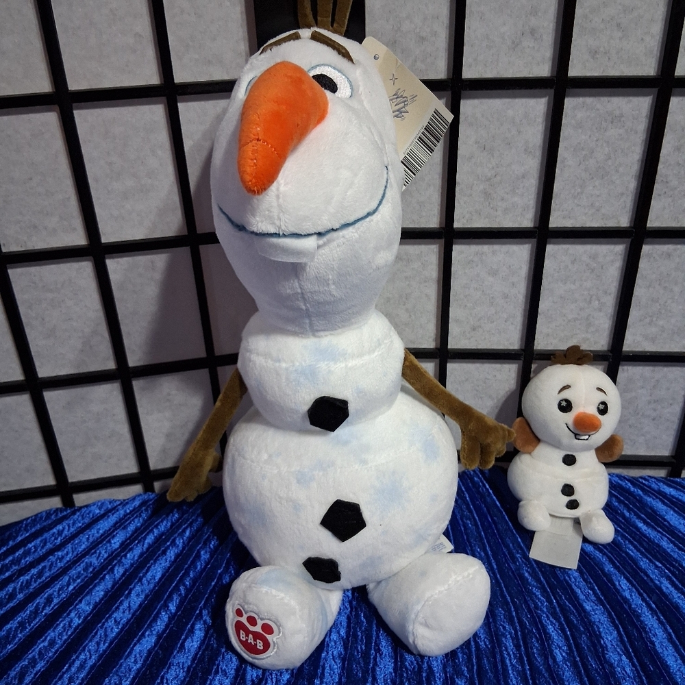 Build-A-Bear Olaf Plush Duo - White and Orange